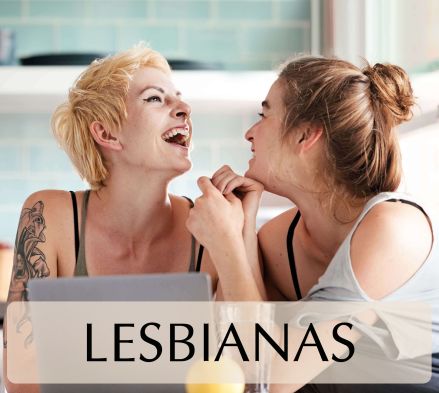 pareja de mujeres lesbianas felices